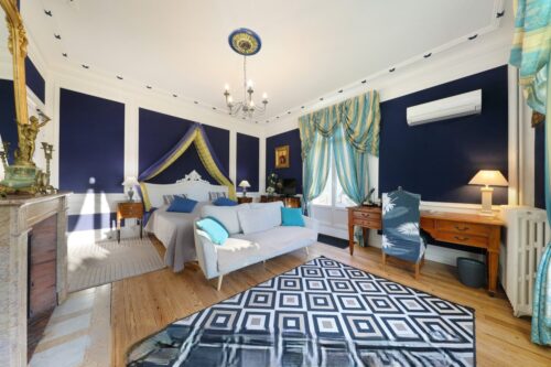 Chambre Saphir, avec le lit.